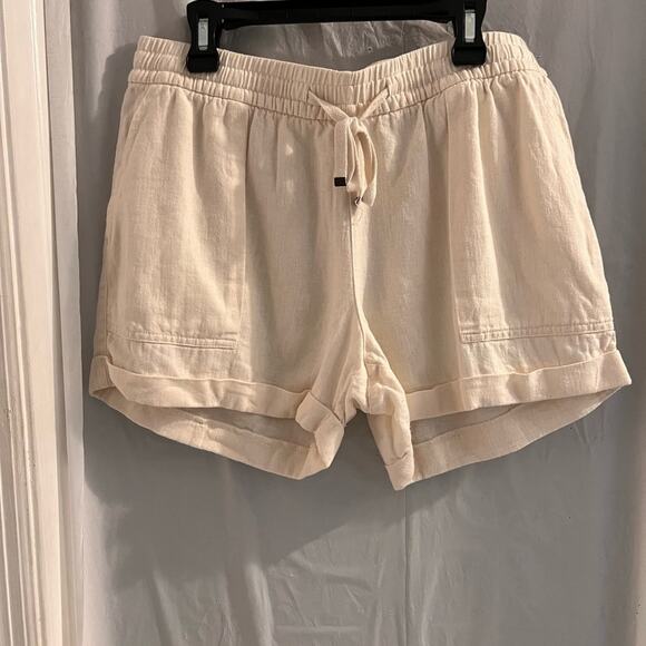 Old Navy Pants - Old navy ivory cuffed drawstring waist shorts size small